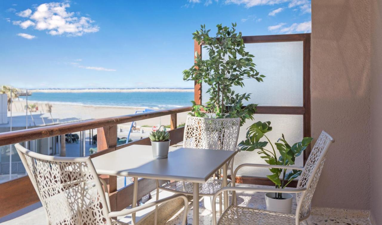 Effie'S Cozy Beach Front Apartment Rethymno  Exterior photo